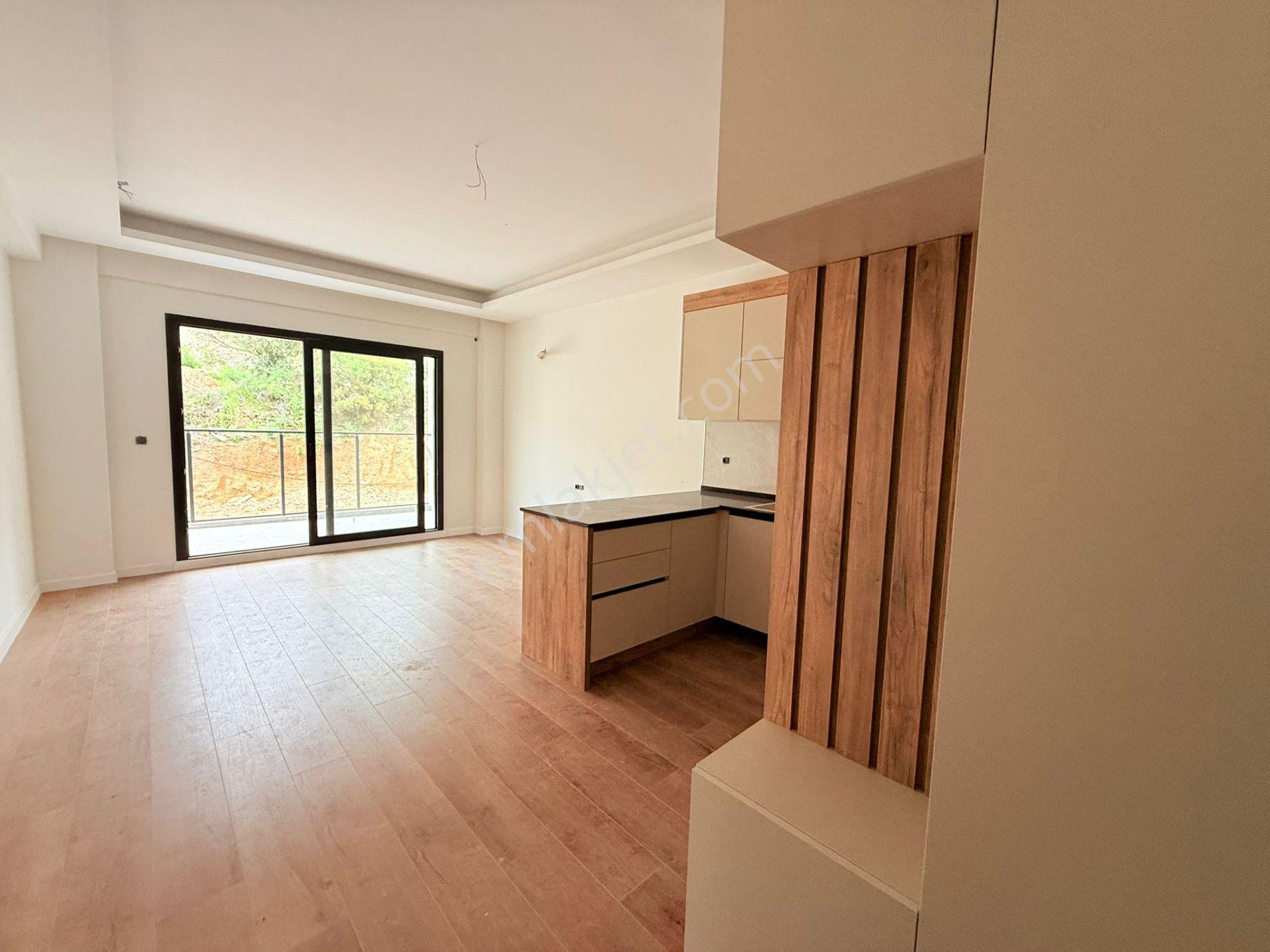 Aclass'dan Kuşadası'nda Satılık-7/24güvenlik-havuz-bahçe-otopark-lüx-1+1/2+1 Fırsat Daireler - Görsel 14