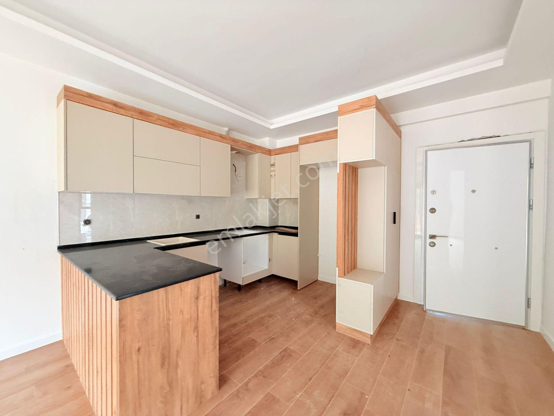 Aclass'dan Kuşadası'nda Satılık-7/24güvenlik-havuz-bahçe-otopark-lüx-1+1/2+1 Fırsat Daireler - Görsel 17