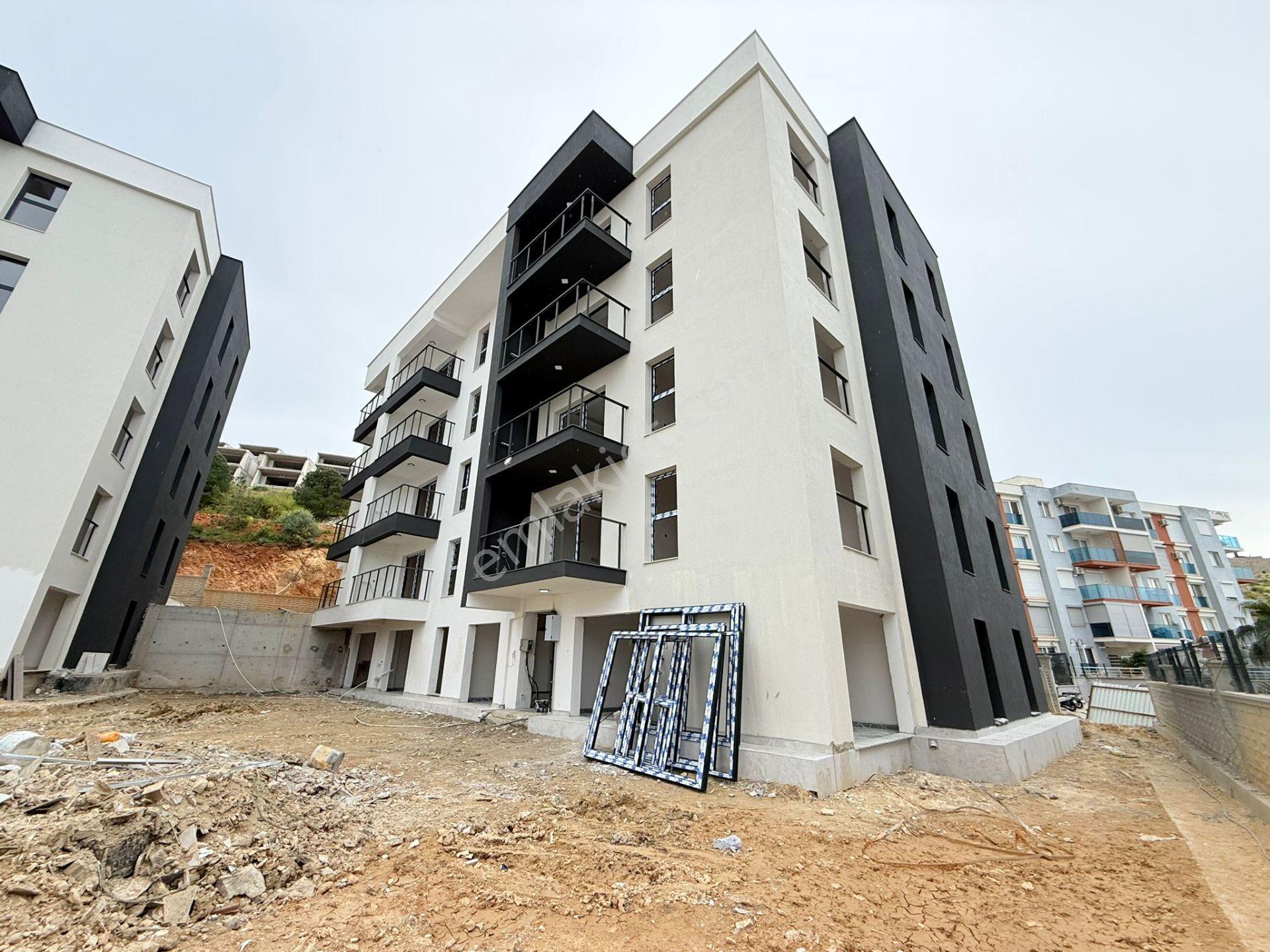 Aclass'dan Kuşadası'nda Satılık-7/24güvenlik-havuz-bahçe-otopark-lüx-1+1/2+1 Fırsat Daireler - Görsel 7