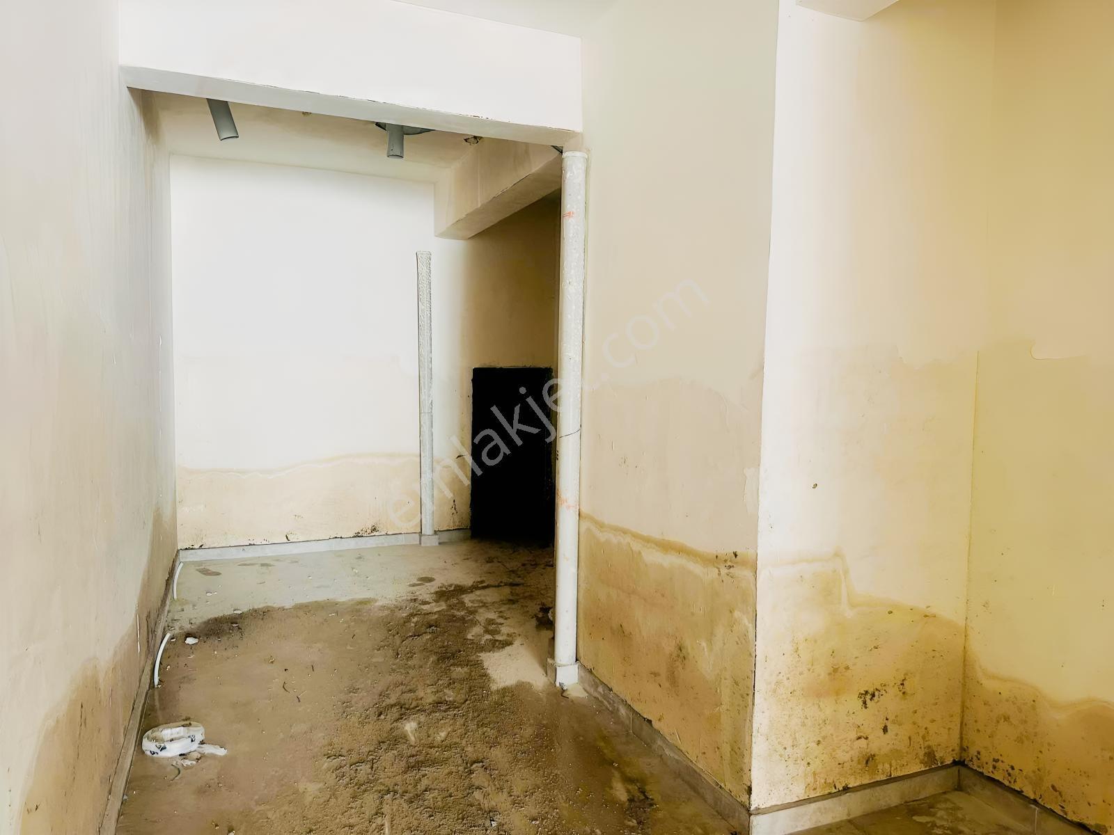 Remax Yeni Gayrimenkul´den En İşlek Cadde´de Kiralık Dükkan - Görsel 7