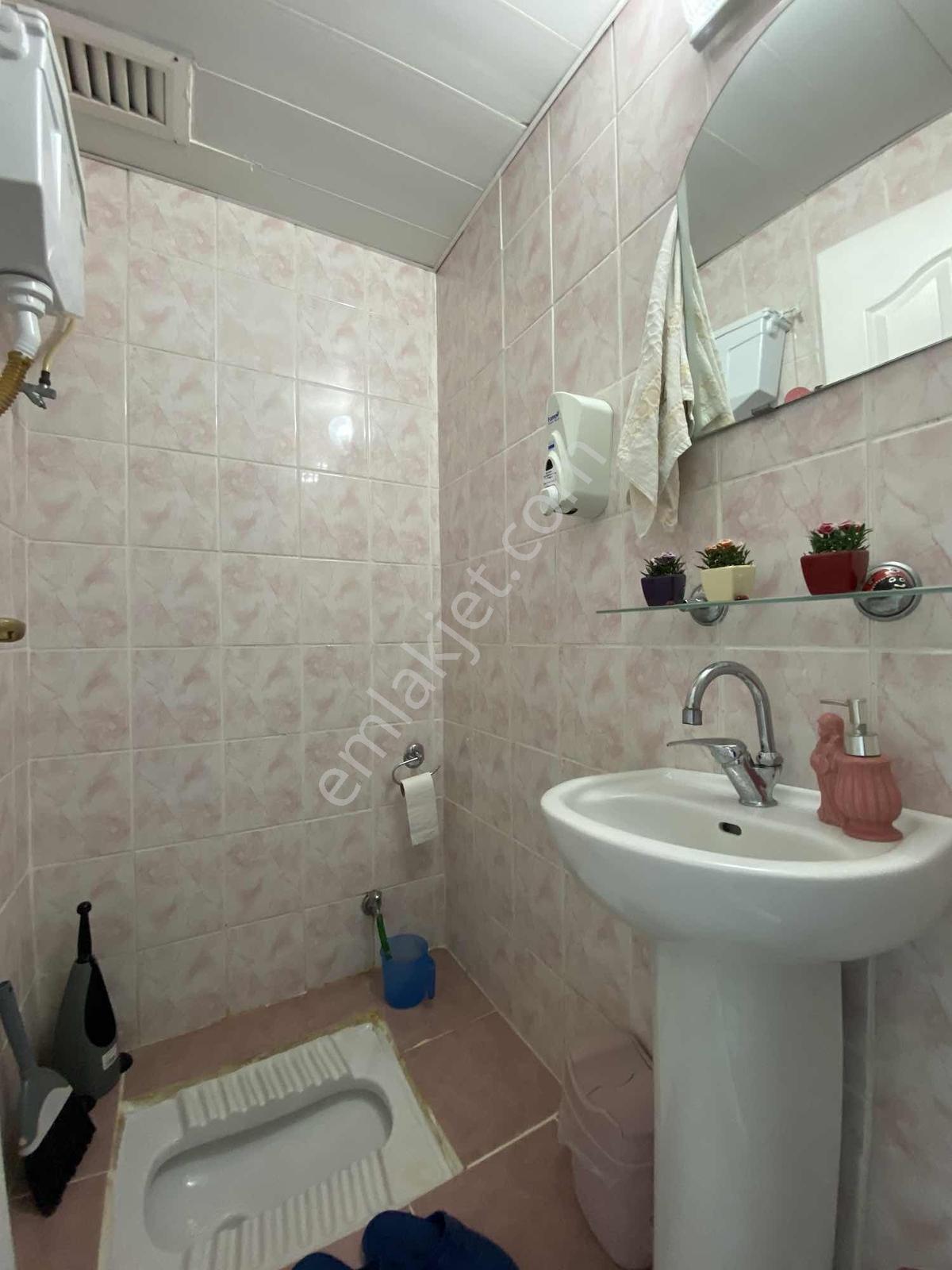 Konuksever Mahallesinde_3+1_135 M2 Doğalgazı Hazır_ Arakat Daire - Görsel 15