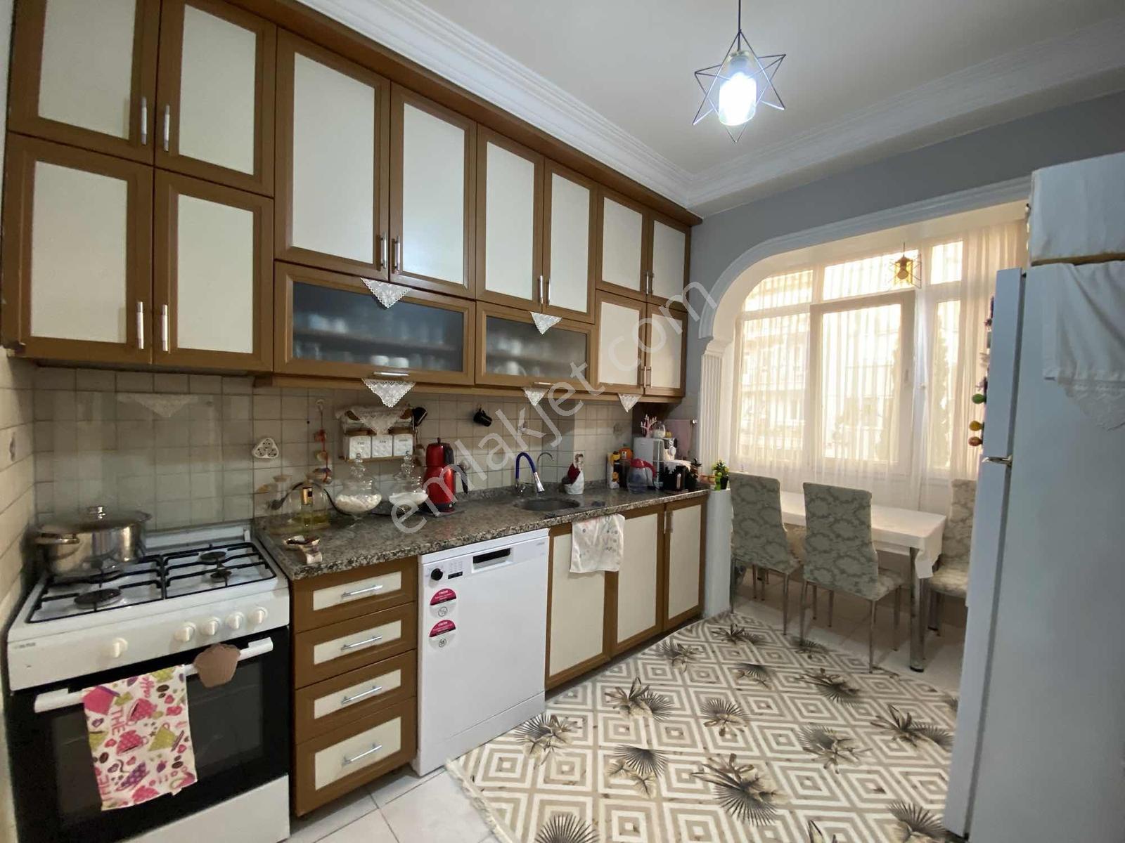 Konuksever Mahallesinde_3+1_135 M2 Doğalgazı Hazır_ Arakat Daire - Görsel 3