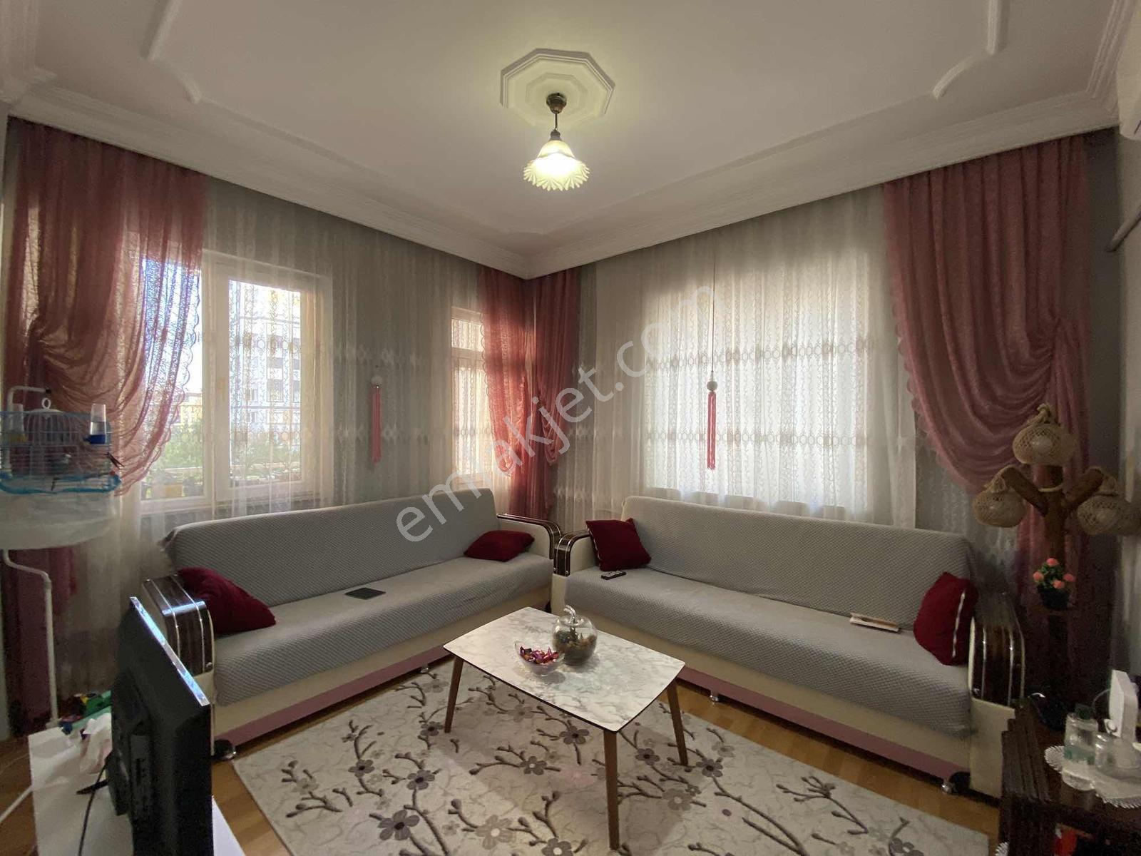 Konuksever Mahallesinde_3+1_135 M2 Doğalgazı Hazır_ Arakat Daire - Görsel 9