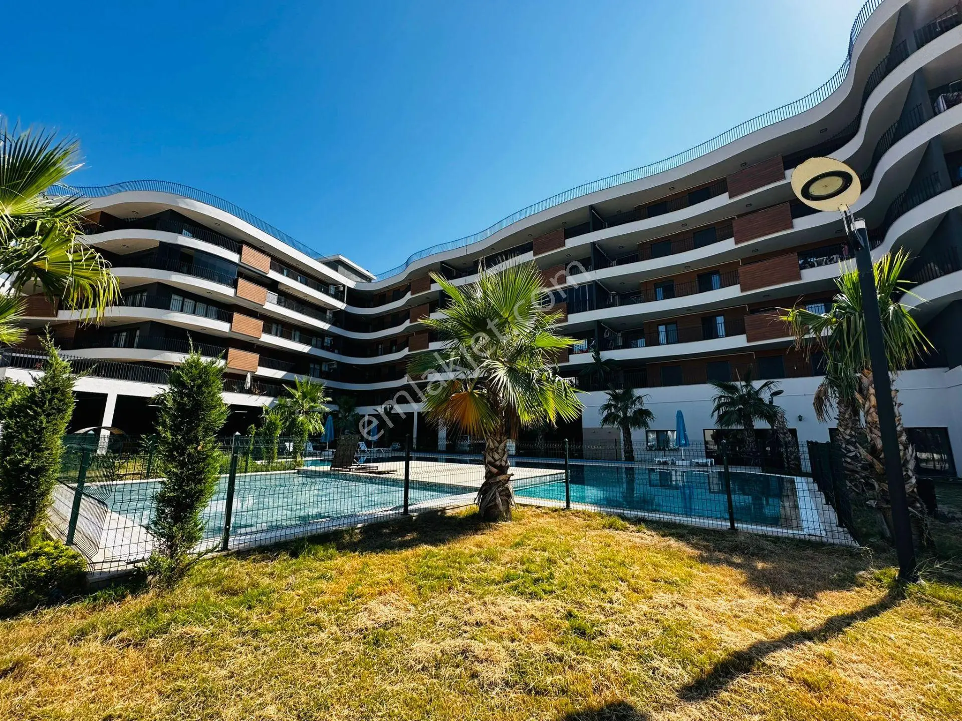 7/24 Güvenlık-havuz-bahçe-kapalı Otopark-doğalgaz(kombi)-sosyal Alan-lüx-full Esyalı Fırsat Daire - Görsel 5