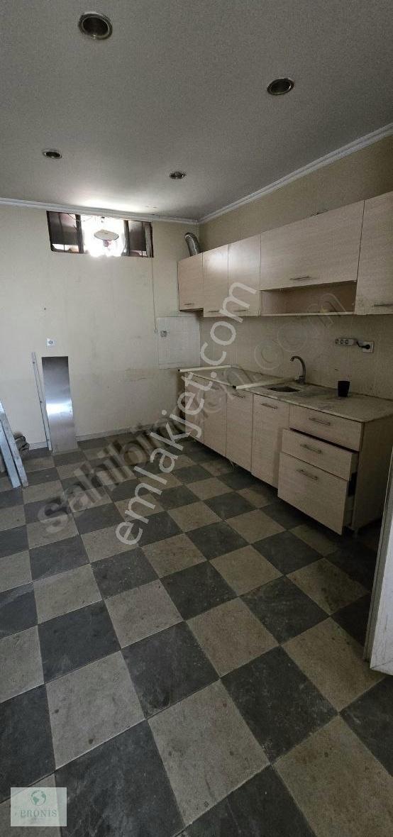 Kısık Sanayi'de 680m2 Kepenkli Ofisli İşyeri-atölye - Görsel 3