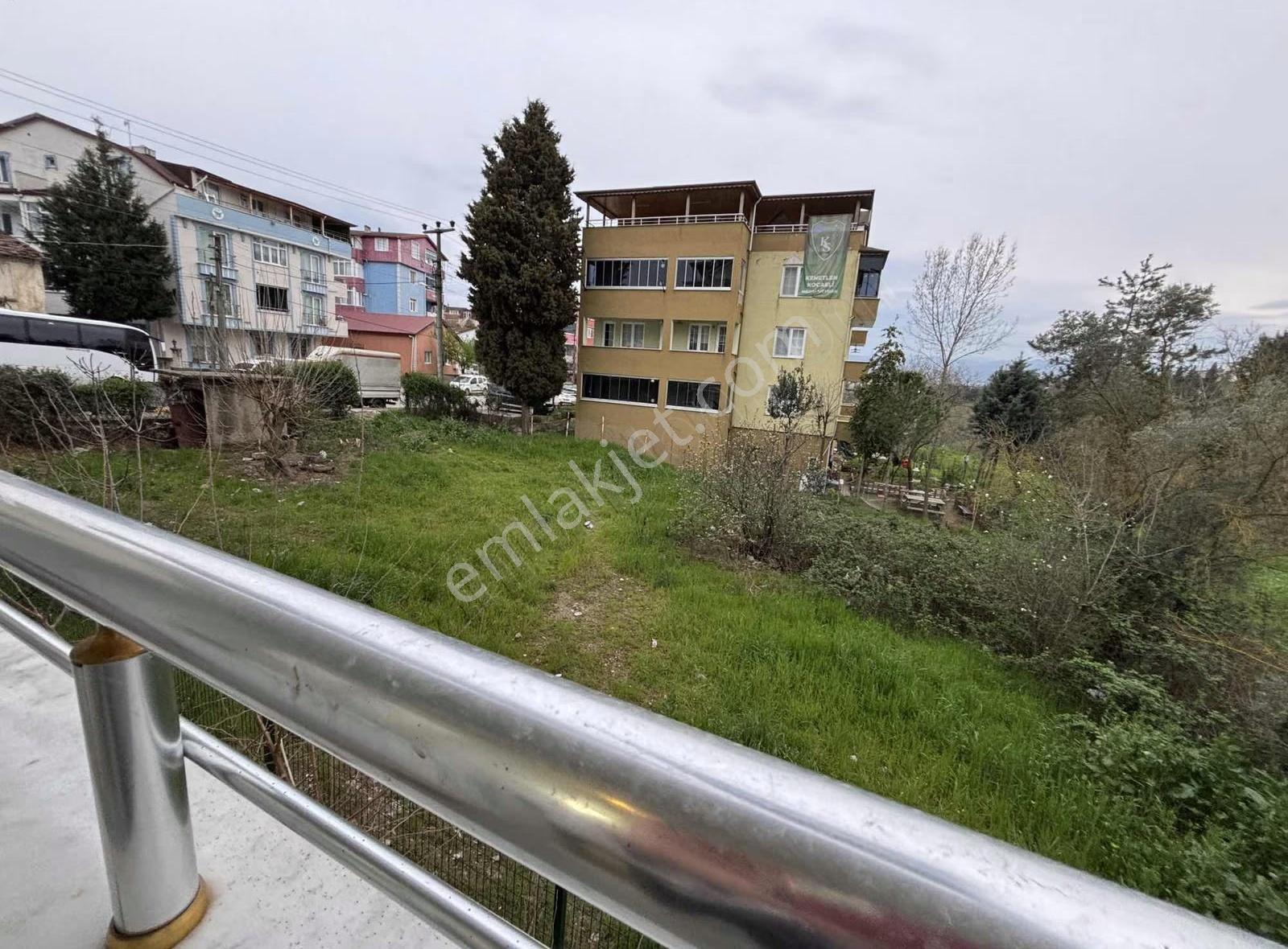 Derince Sırrıpaşada 2 Aileye Uygun Geniş İki Daire Fırsatı - Görsel 21