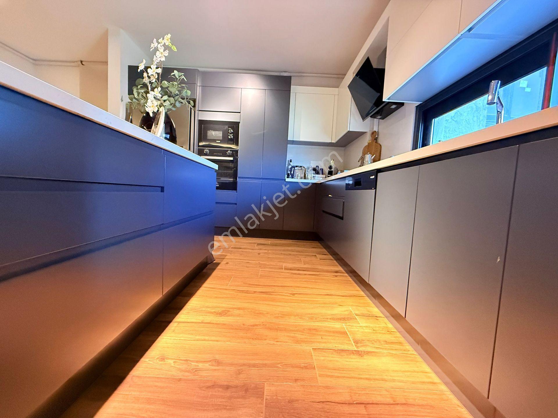 Full Manzara-guvenlık-havuz-sosyal Alan-otopark-full Eşyalı-doğalgazlı 3+1 Lüx 168 M2 - Görsel 10
