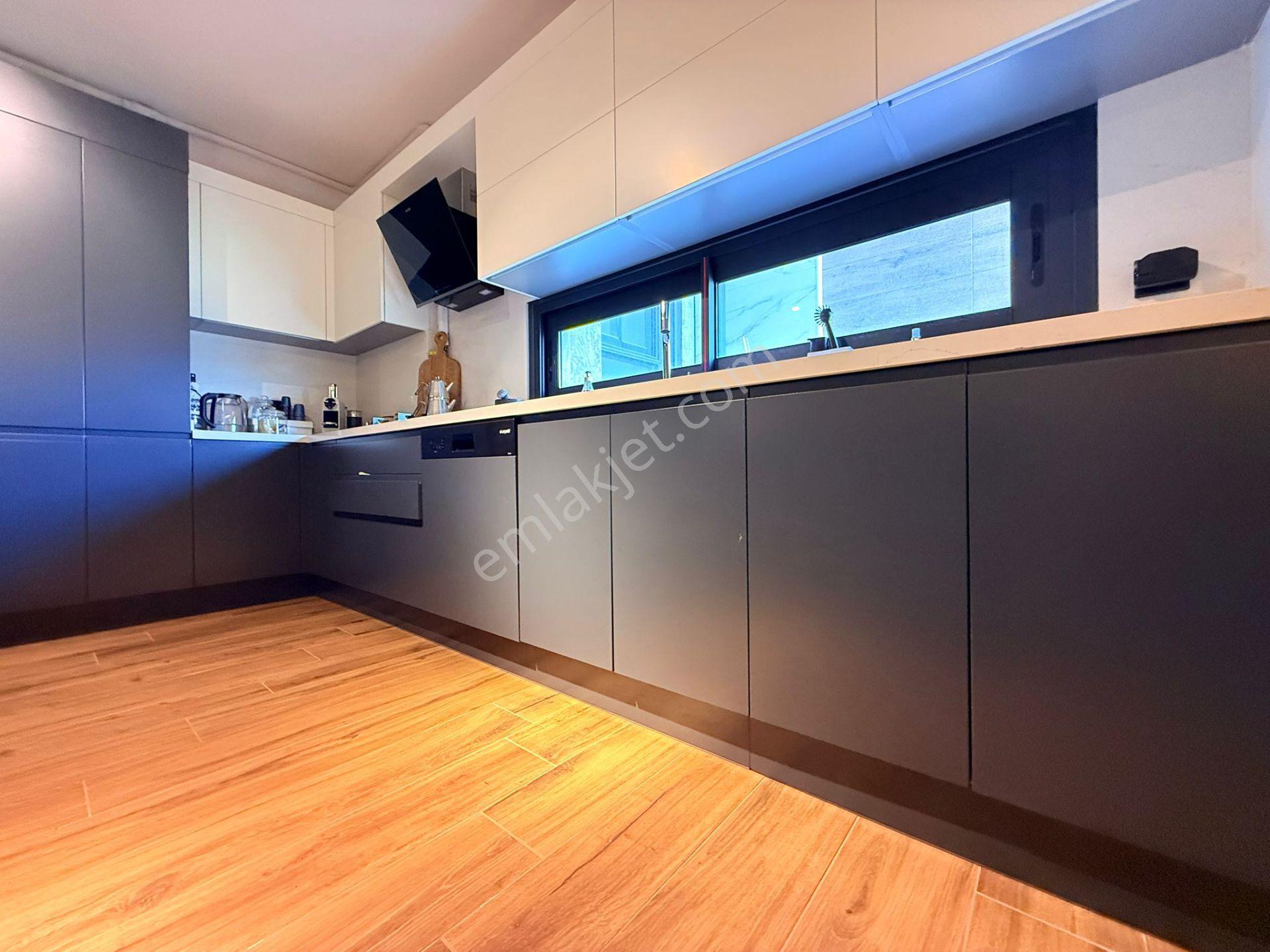 Full Manzara-guvenlık-havuz-sosyal Alan-otopark-full Eşyalı-doğalgazlı 3+1 Lüx 168 M2 - Görsel 14
