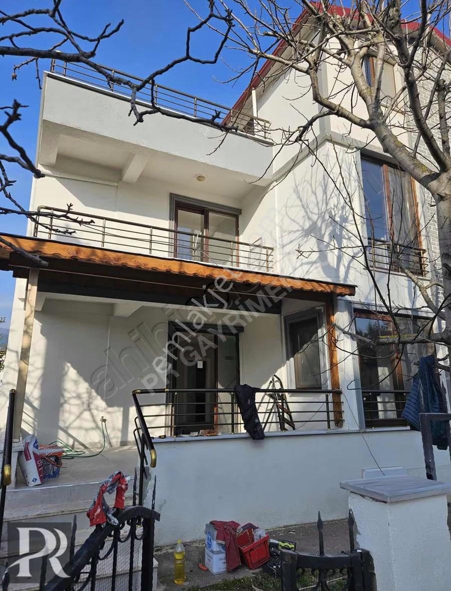 Pr Gayrimenkul'den Sahil Mah. Kiralık Villa