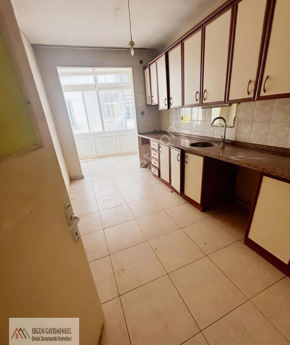 Cumhuriyet Mahallesinde 3+1 Kiralık Ara Kat Daire - Görsel 16