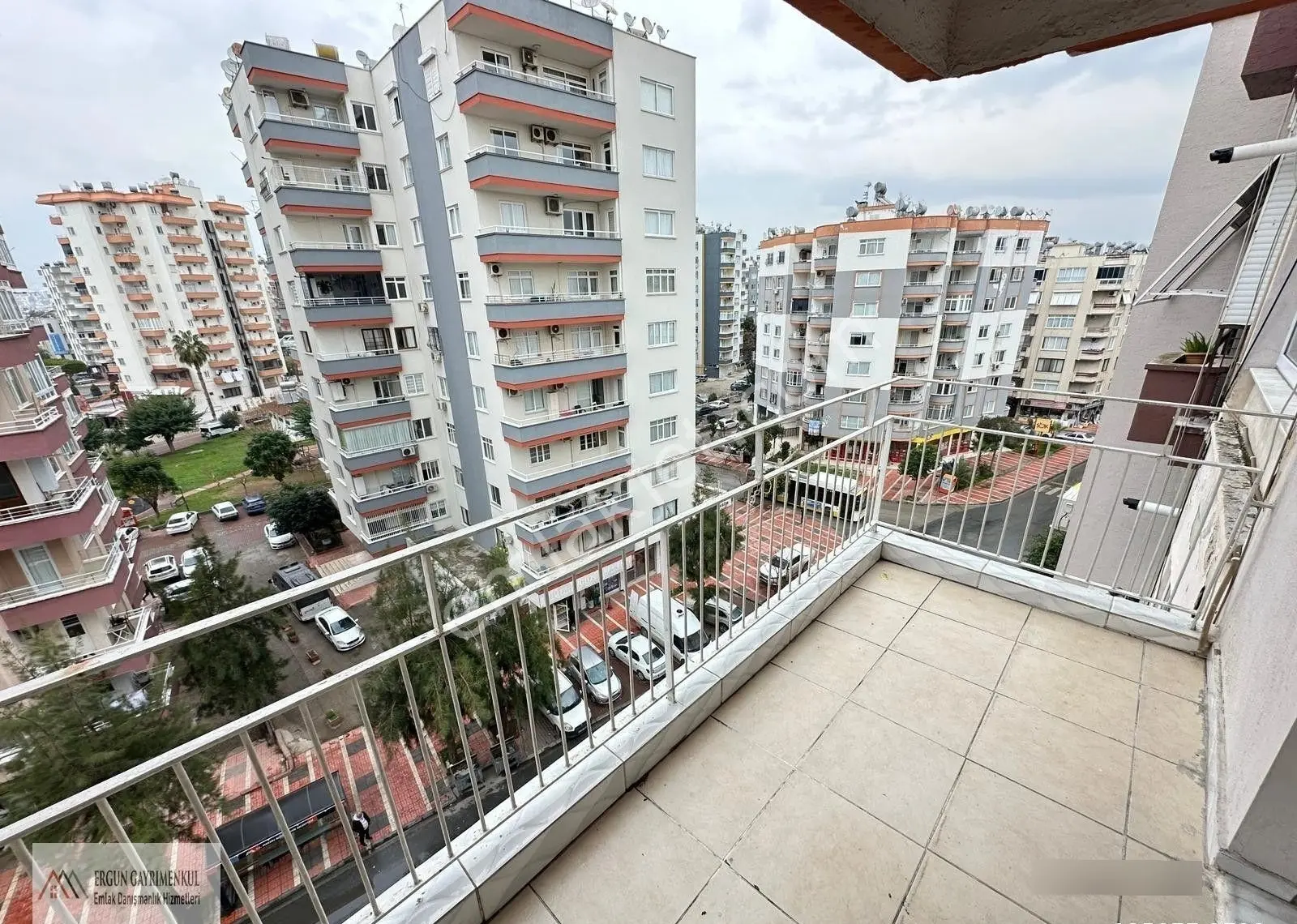 Kiralık 3+1 Geniş Daire | Merkezi Konum | - Görsel 2