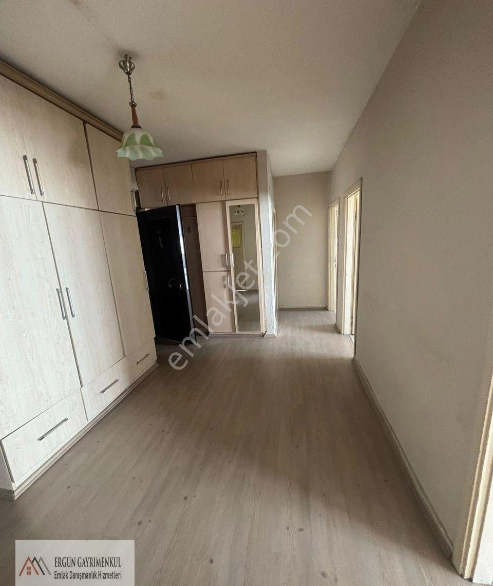 Cumhuriyet Mahallesinde 3+1 Kiralık Ara Kat Daire - Görsel 6