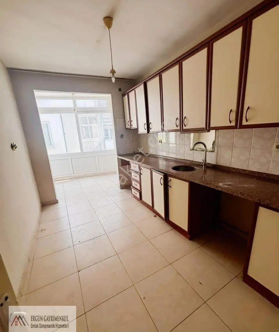 Cumhuriyet Mahallesinde 3+1 Kiralık Ara Kat Daire - Görsel 14