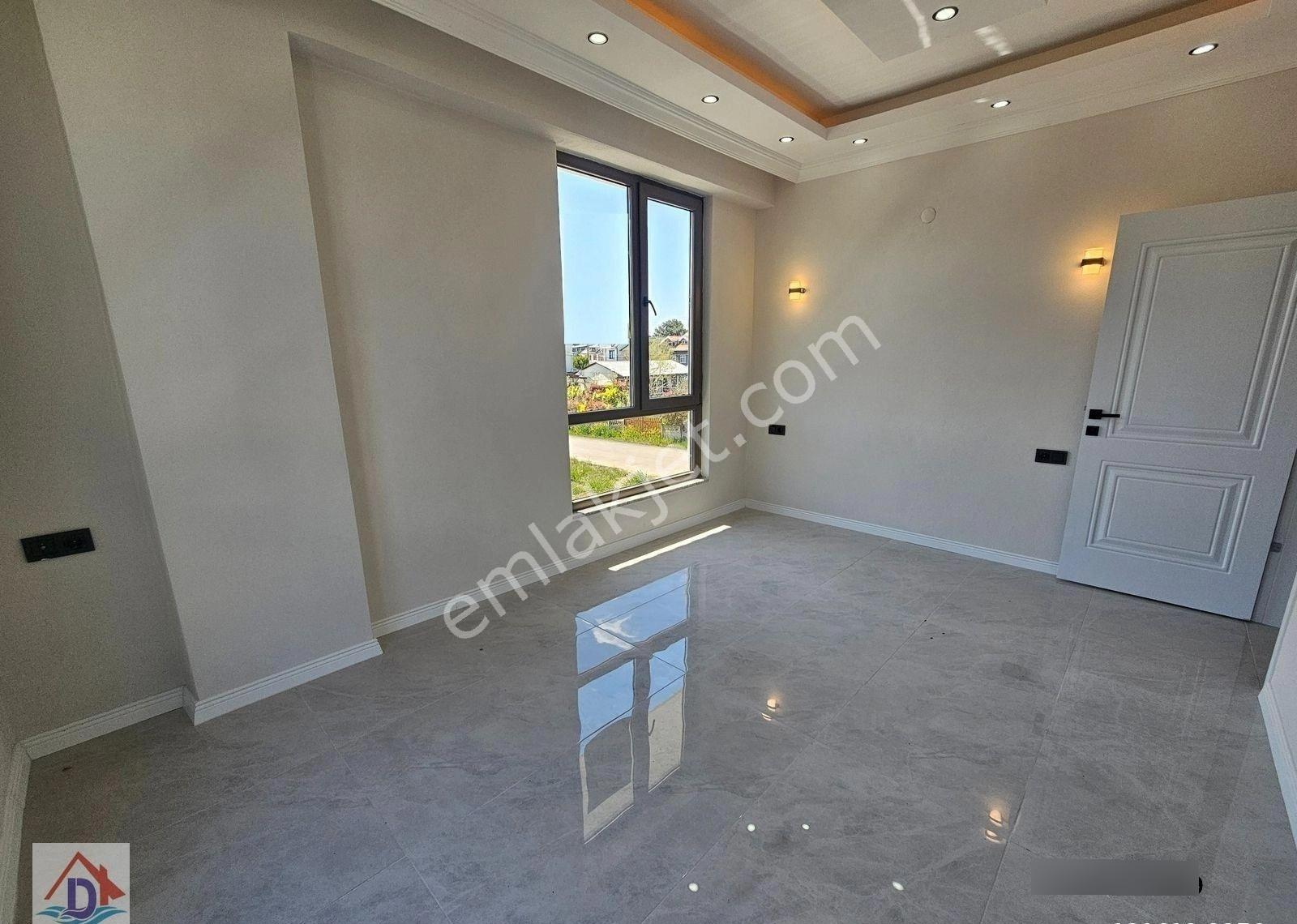 Deniz'e 50 Mt Mesafede 3+1 , Geniş Bahçeli Satılık Villa - Görsel 24