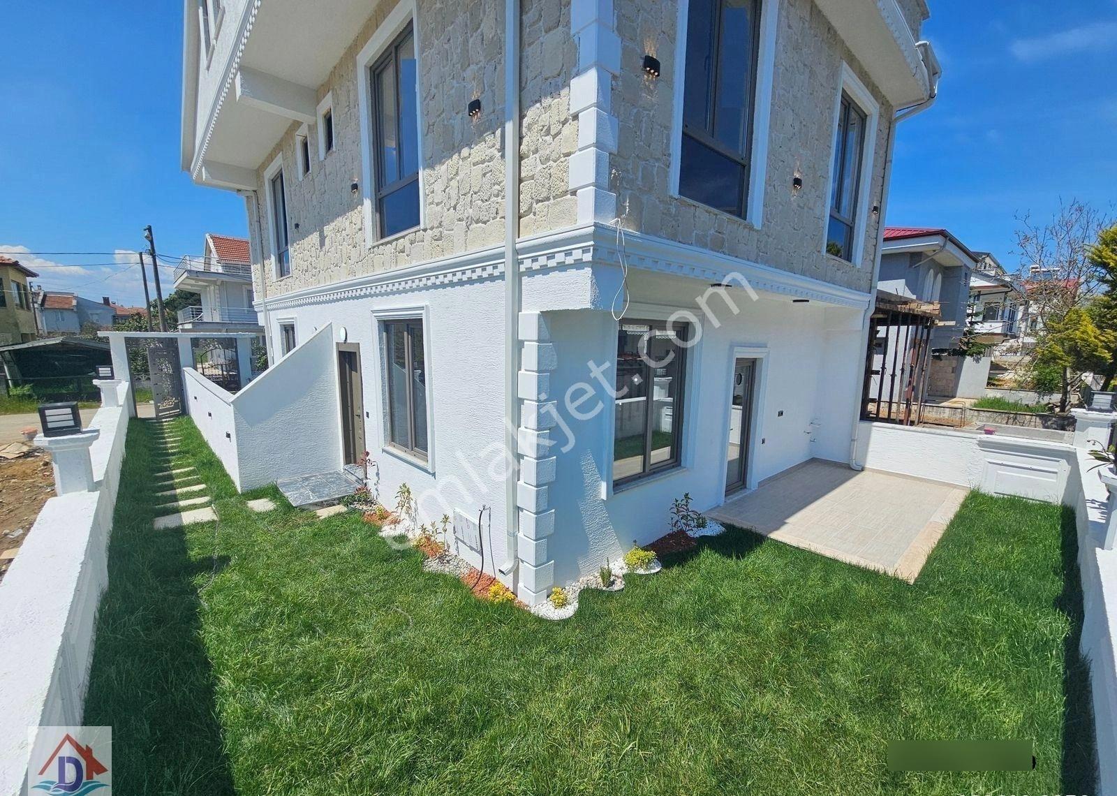 Deniz'e 50 Mt Mesafede 3+1 , Geniş Bahçeli Satılık Villa - Görsel 34