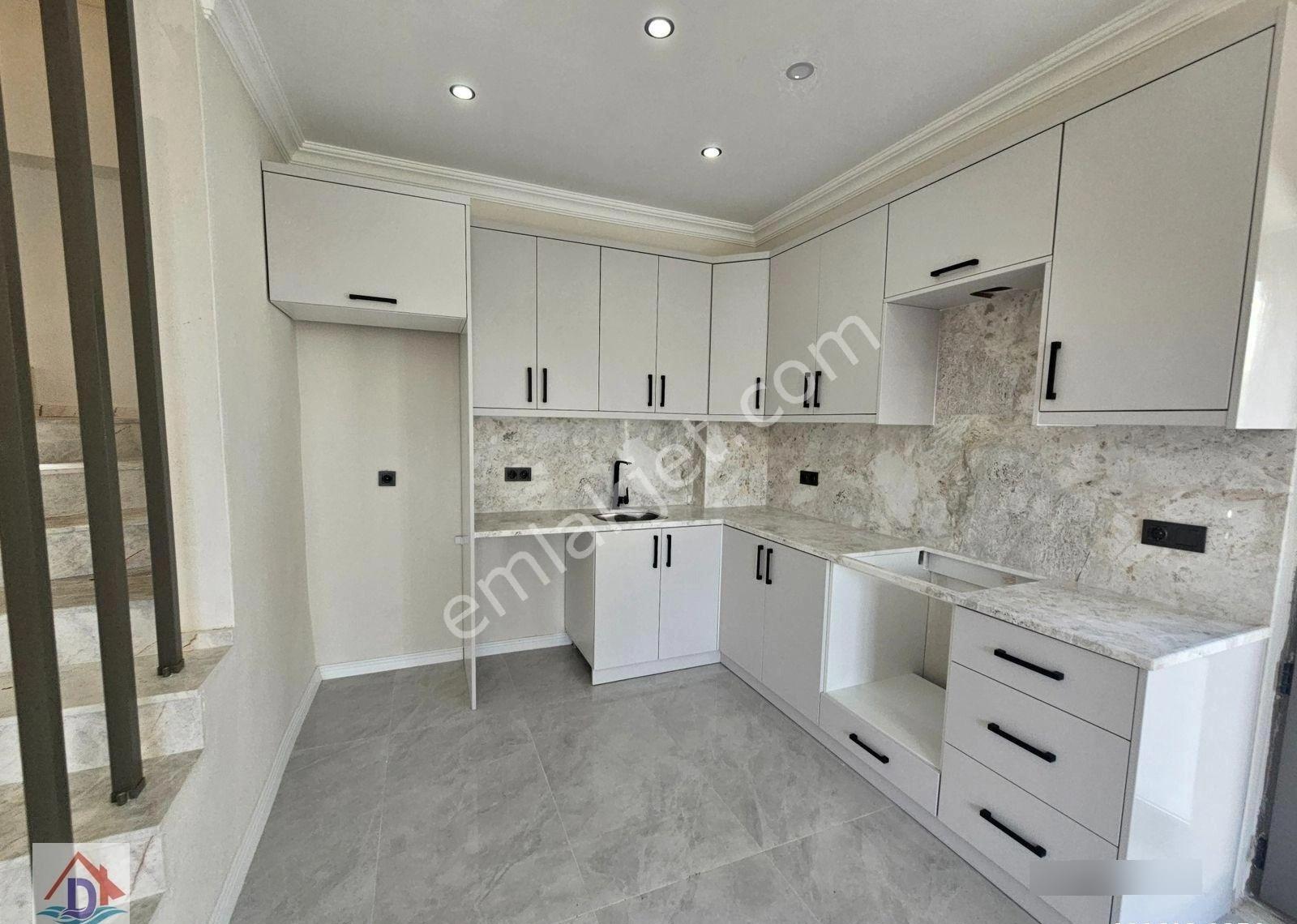 Deniz'e 50 Mt Mesafede 3+1 , Geniş Bahçeli Satılık Villa - Görsel 30