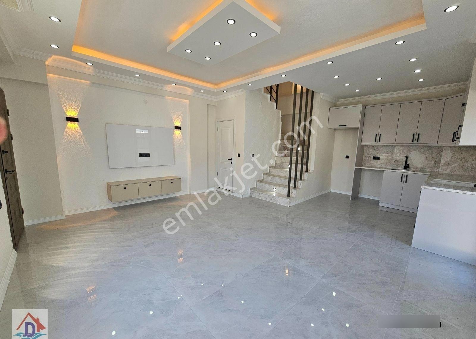 Deniz'e 50 Mt Mesafede 3+1 , Geniş Bahçeli Satılık Villa - Görsel 15
