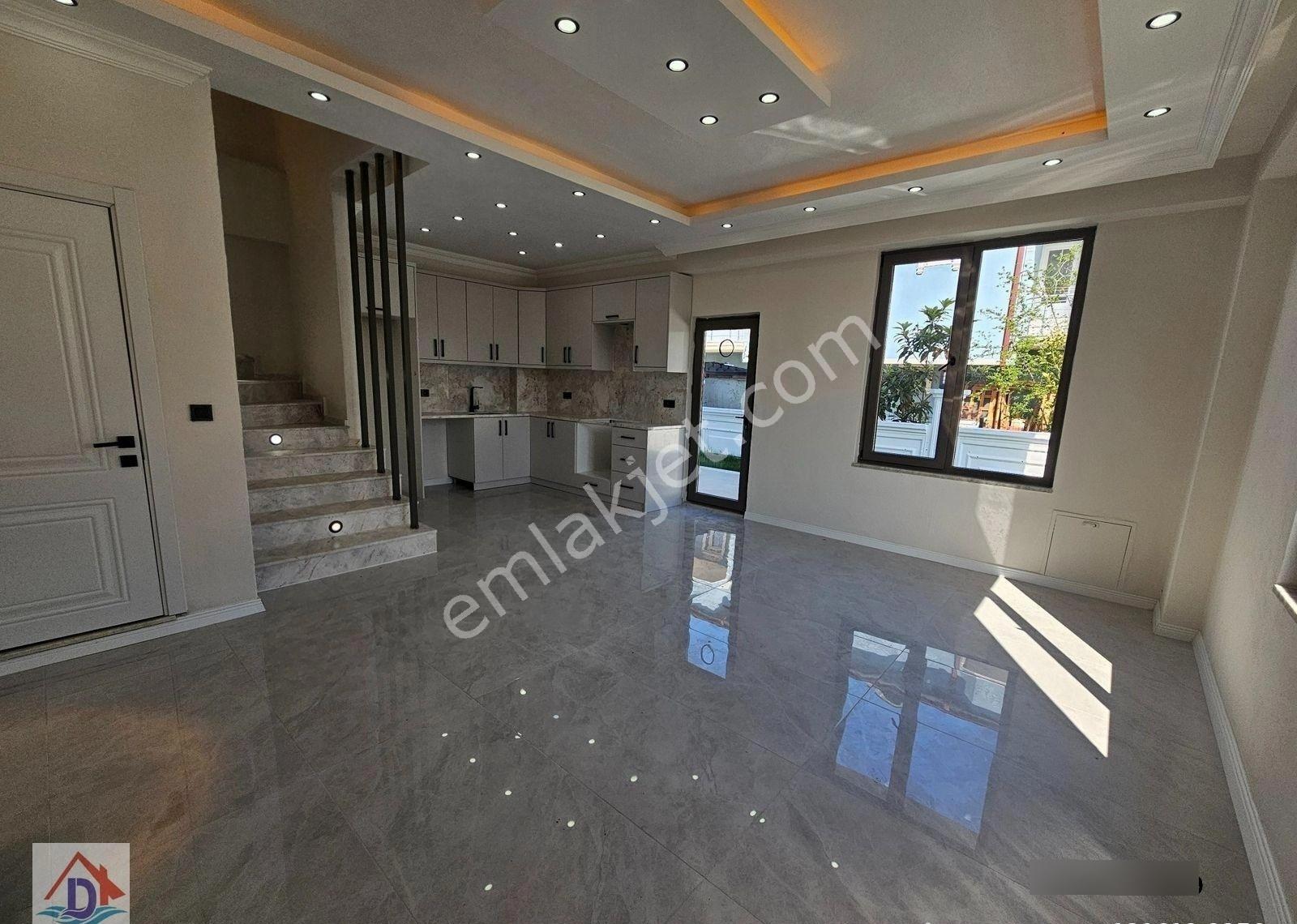 Deniz'e 50 Mt Mesafede 3+1 , Geniş Bahçeli Satılık Villa - Görsel 20