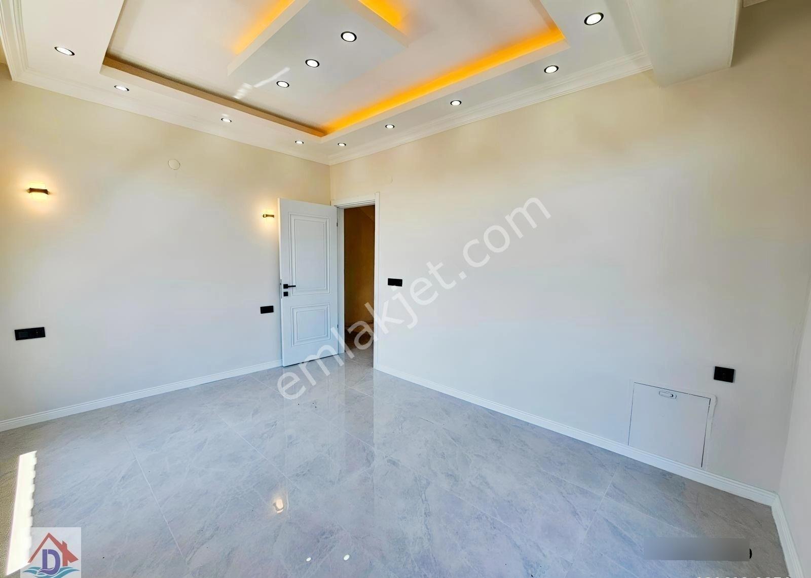 Deniz'e 50 Mt Mesafede 3+1 , Geniş Bahçeli Satılık Villa - Görsel 4