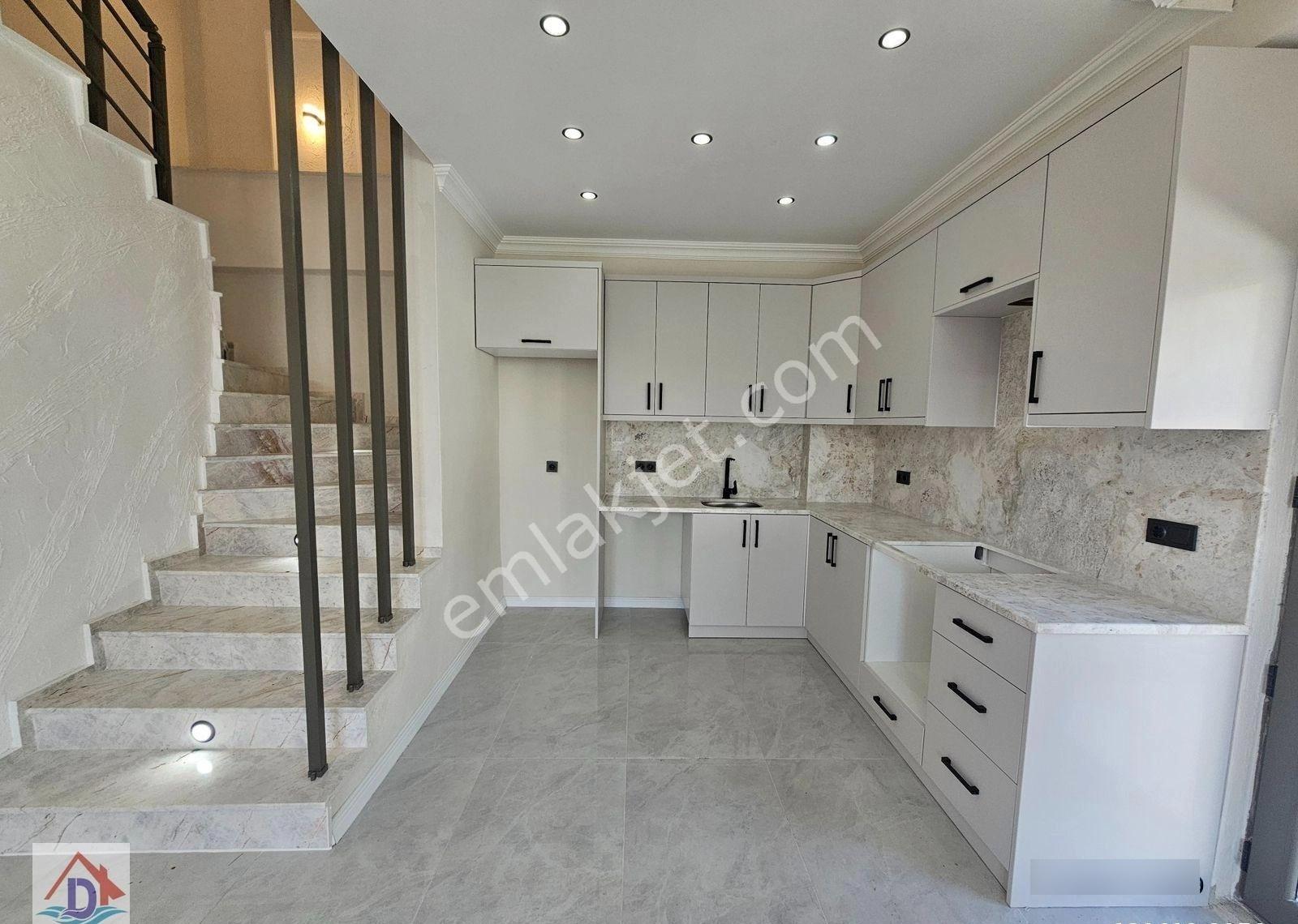Deniz'e 50 Mt Mesafede 3+1 , Geniş Bahçeli Satılık Villa - Görsel 6