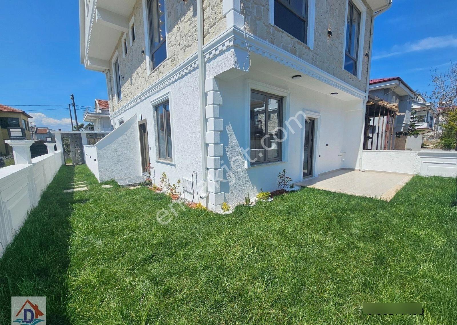 Deniz'e 50 Mt Mesafede 3+1 , Geniş Bahçeli Satılık Villa - Görsel 25