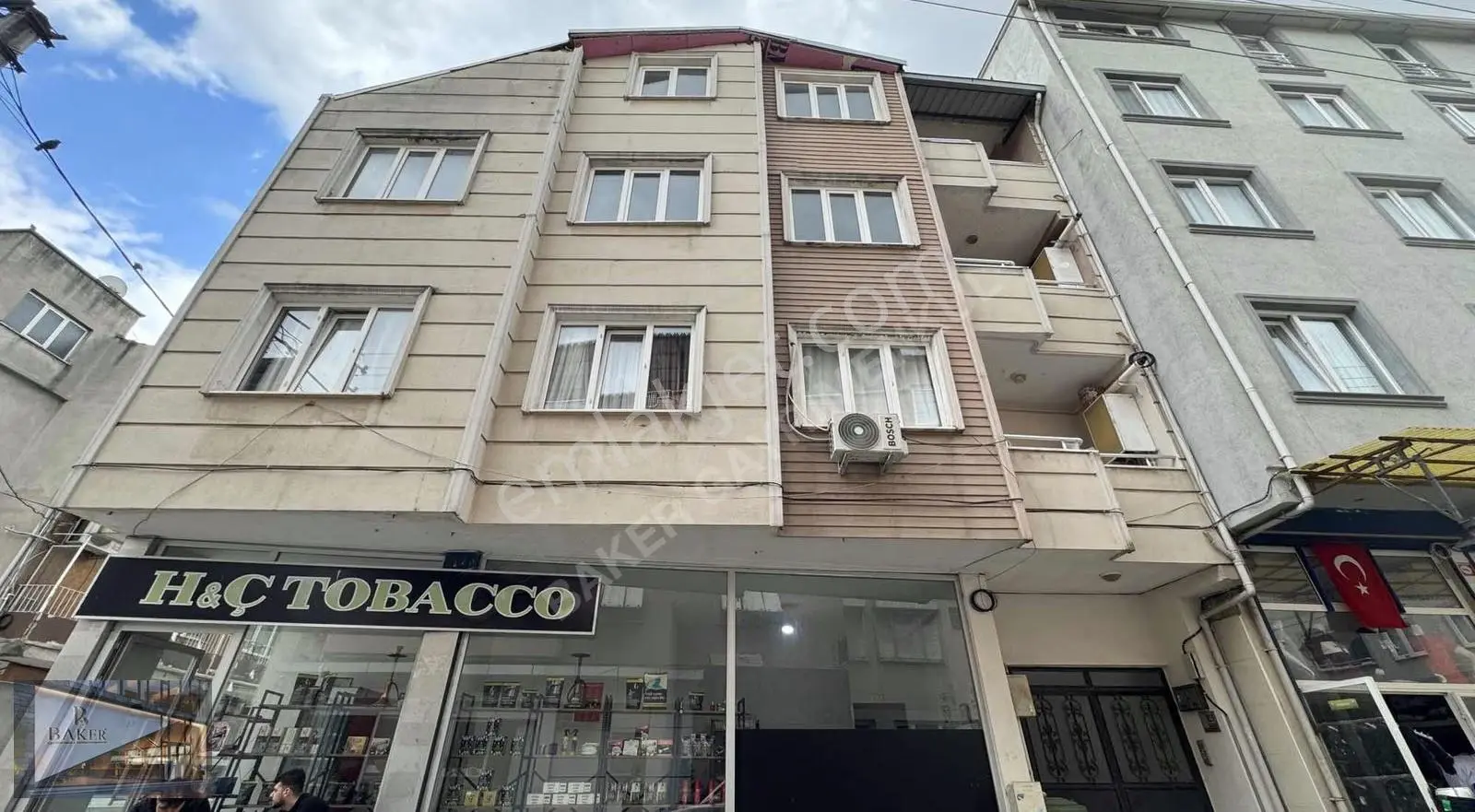 Baker'den Hürriyetin Kalbinde, Aydınlık Ve Geniş Bir Yaşam