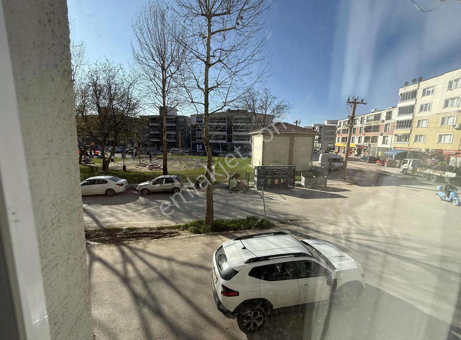 Barış Mahallesinde Bankalar Caddesinin Köşesinde 115 M2 Daire - Görsel 6