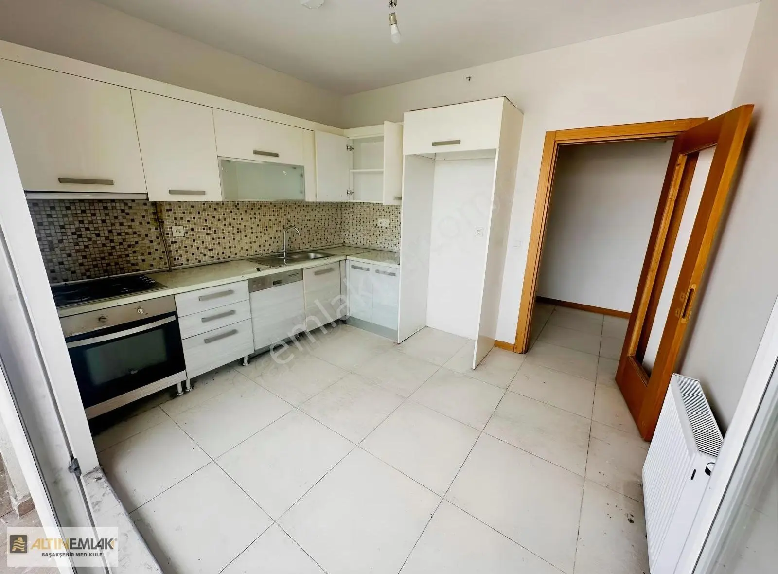 Başakşehir 1.etap Kent Neriva Sitesi Satılık Daire 9.400.000 Tl