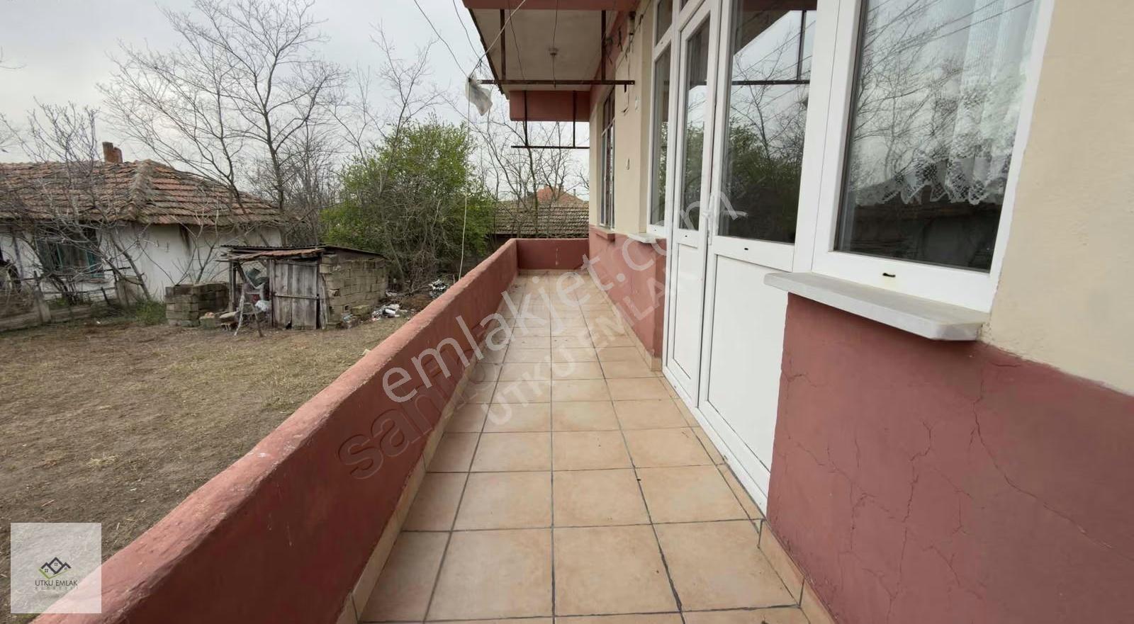 Babaeski Ertuğrulda 423 M2 Arsa Ve Satılık 3+1 Bahçeli Köy Evi - Görsel 3