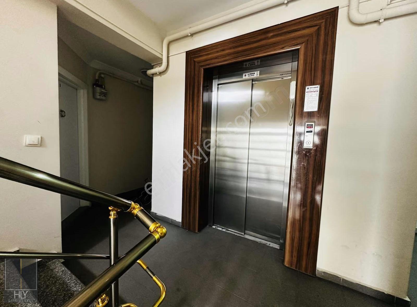 Hly Gayrimenkul'den Plevne Mah.de Y.giriş 2+1 Eşyalı Kiralık - Görsel 3