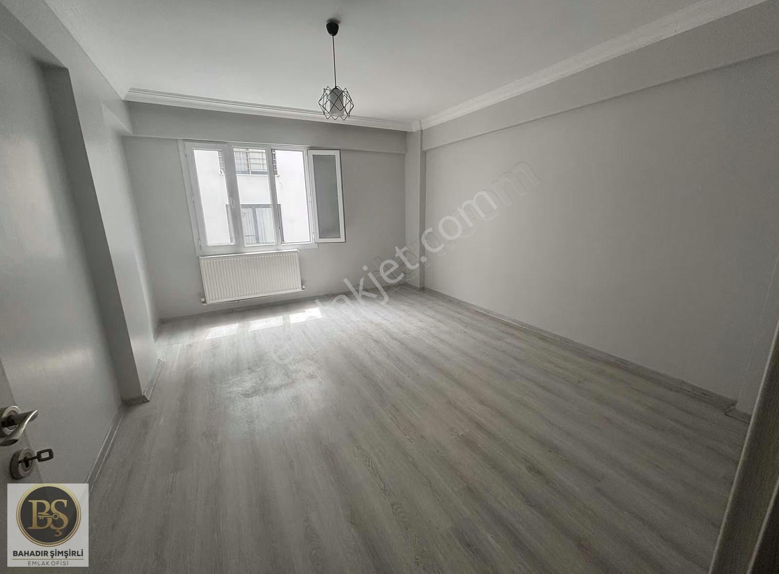 Bahadır Şimşirli'den Prestij Caddesi Yakını Kiralık 3+1 Daire - Görsel 13