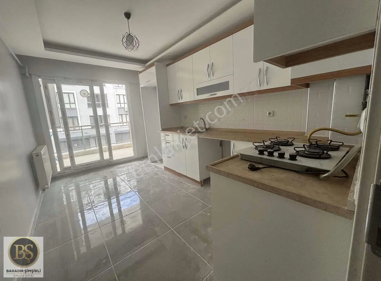Bahadır Şimşirli'den Prestij Caddesi Yakını Kiralık 3+1 Daire - Görsel 4