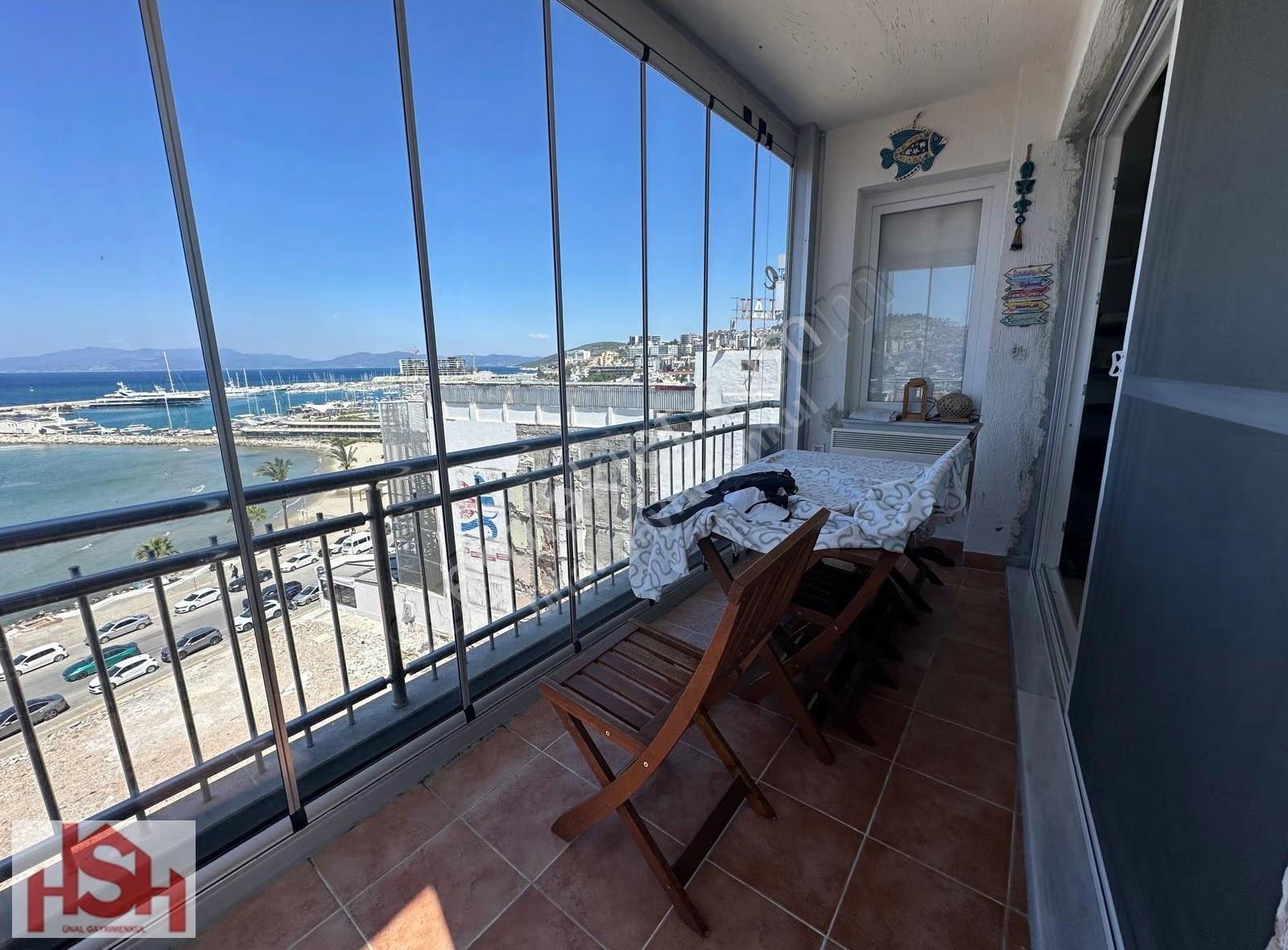 Kuşadası Marina'da Manzaralı 3+1 Satılık Tek Daire - Görsel 15