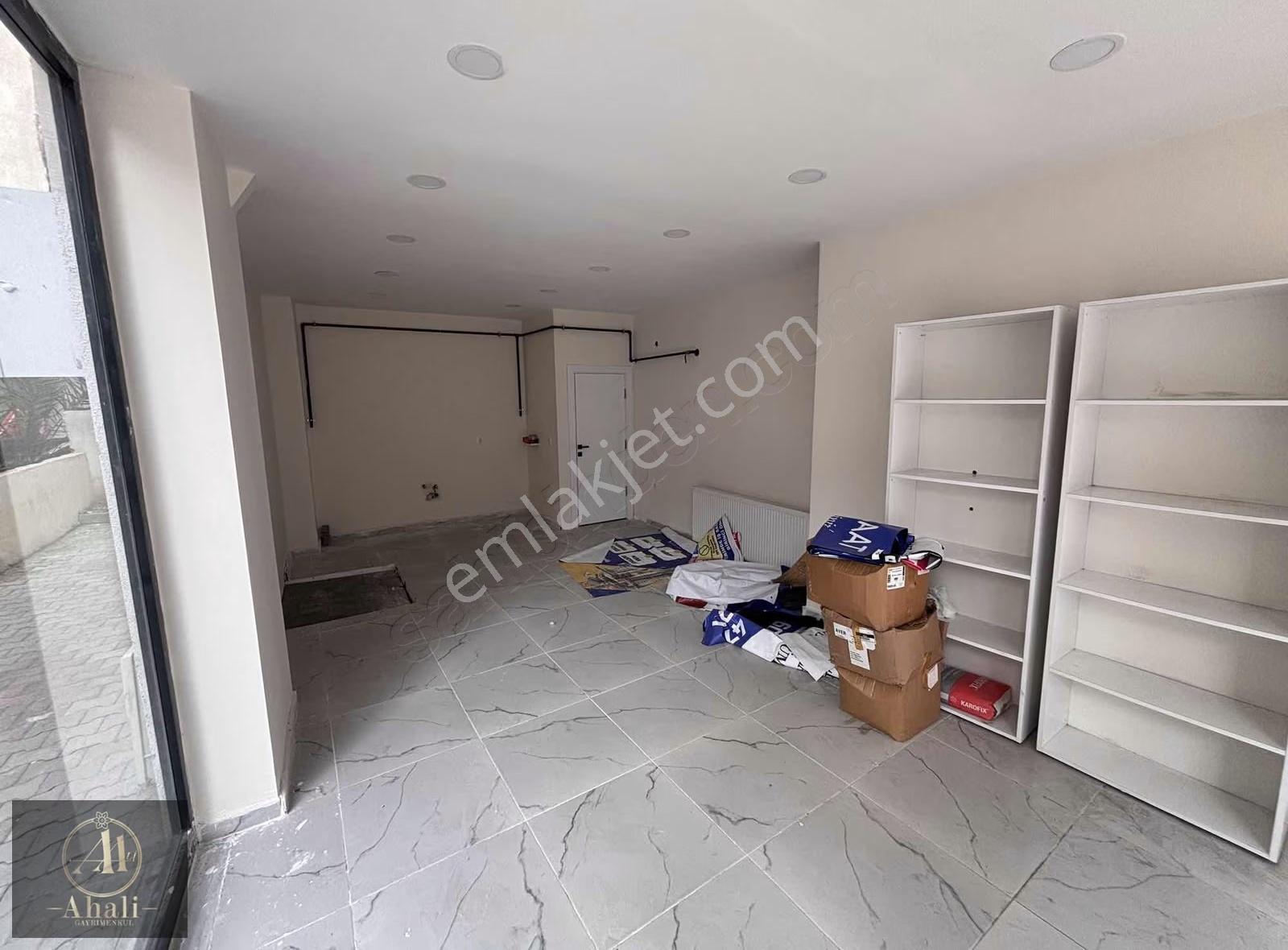 Metroya 1dk Yürüme Mesafesi Sıfır Kiralık Dükkan - Görsel 2