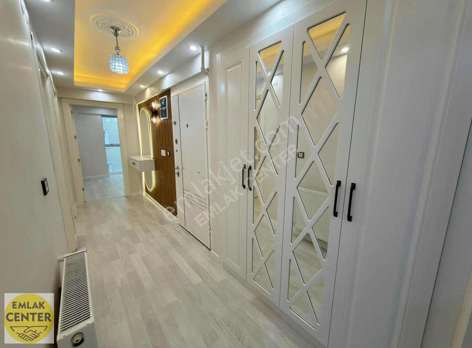Emlak Center'dan Kiralık Muradiye'de 3+1 Kapalı Mutfak Daire - Görsel 3