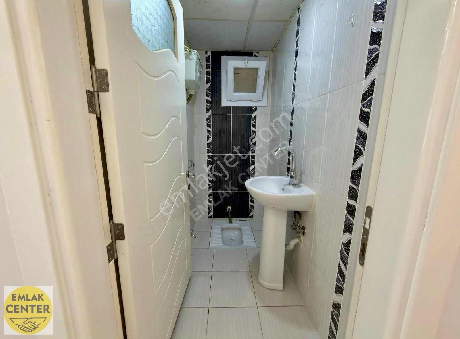 Emlak Center'dan Kiralık Muradiye'de 3+1 Kapalı Mutfak Daire - Görsel 11
