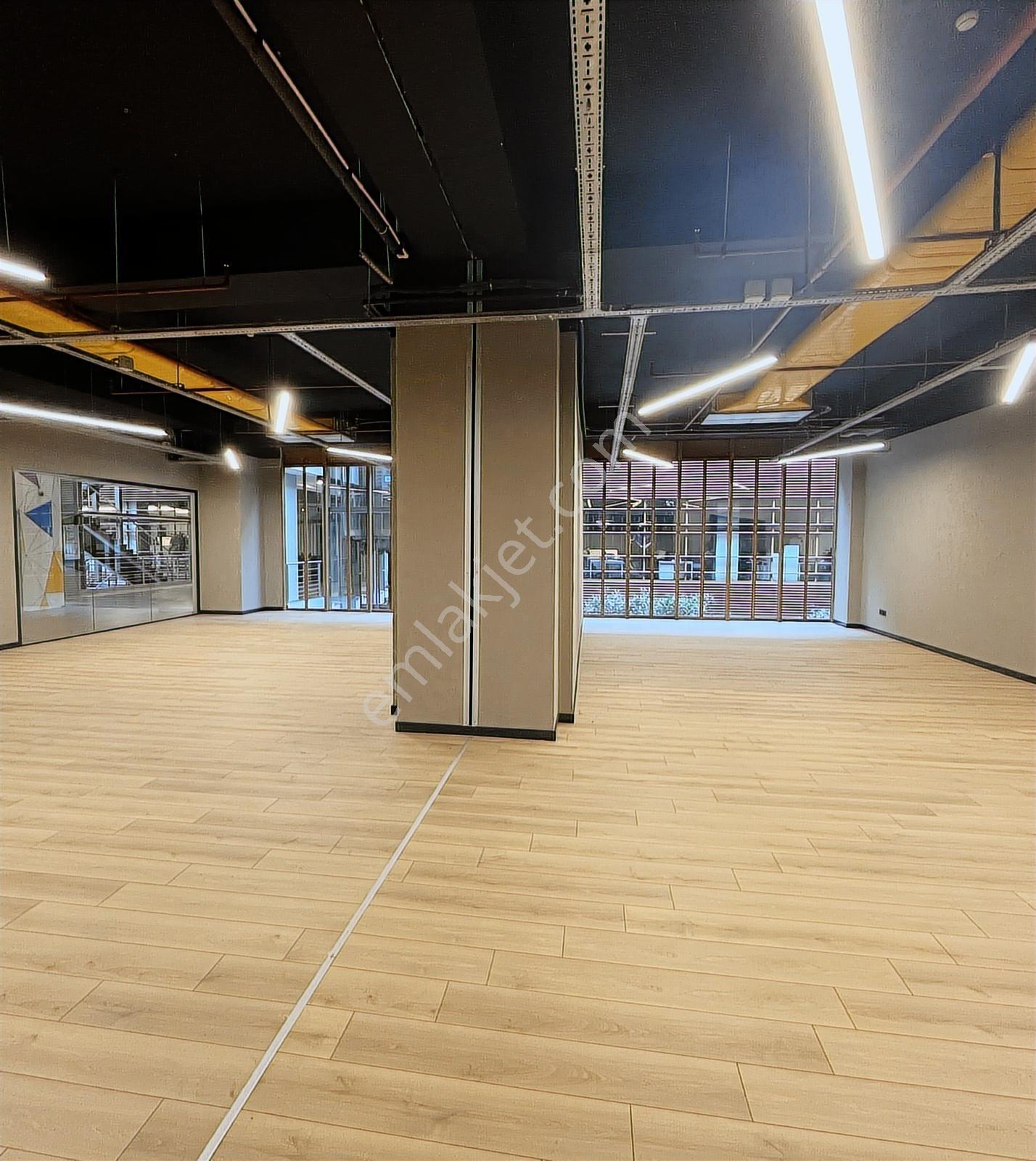 Az Katlı Yatay Mimarisi İle Flatofis Haliç 310 M² Kiralık Ofis - Görsel 9