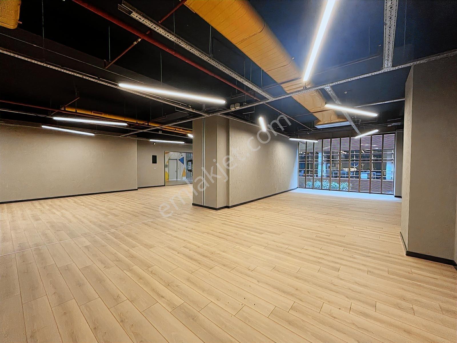 Az Katlı Yatay Mimarisi İle Flatofis Haliç 310 M² Kiralık Ofis - Görsel 10