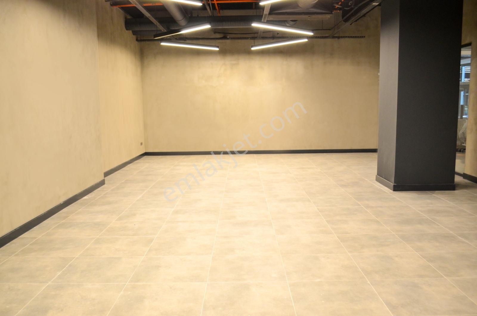 Yataya Kurulu Plazada 128 M² Kiralık Ofis - Görsel 2