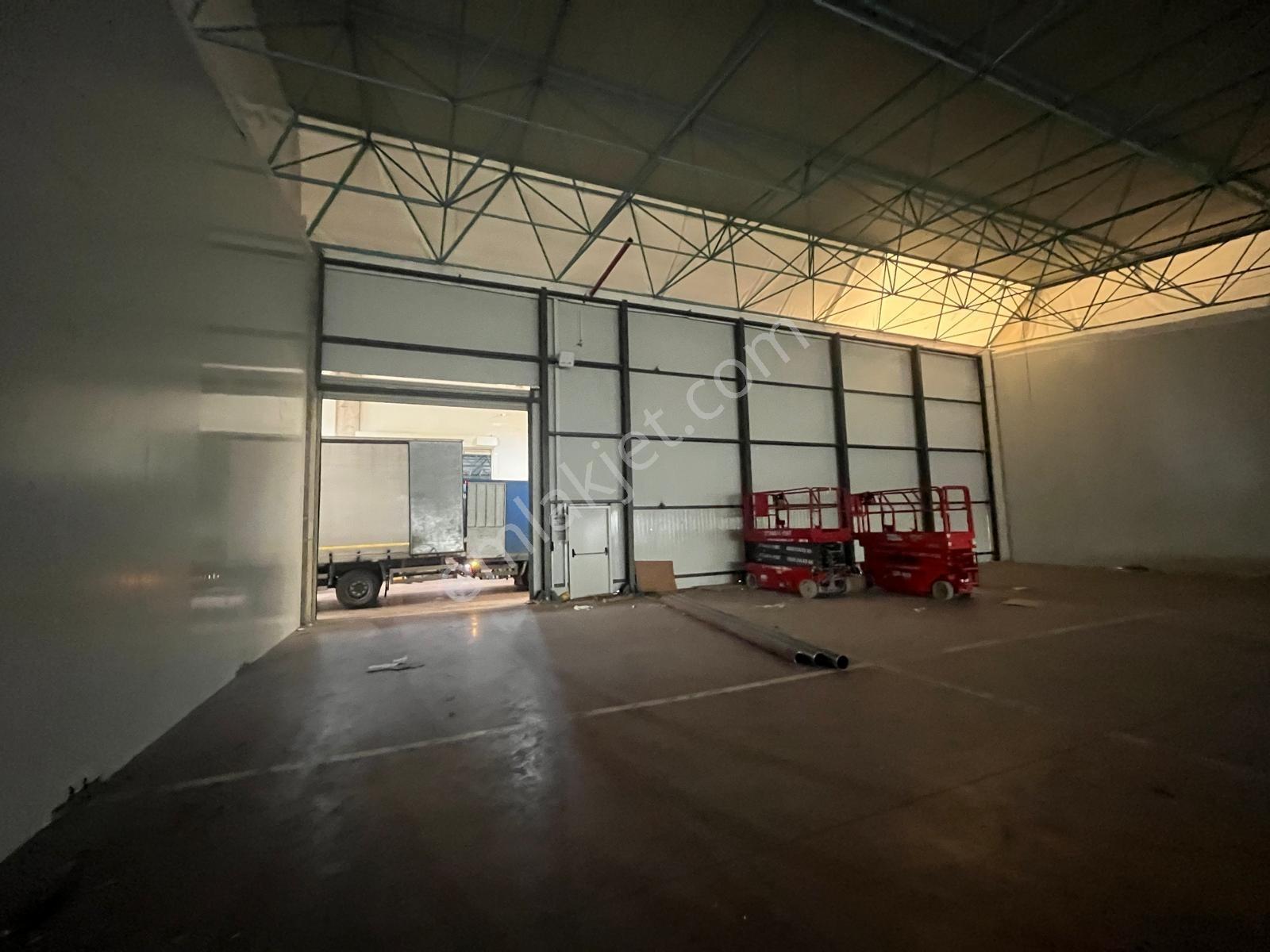 İkitelli'de 780 M² Depo&imalathane +kdv'li - Görsel 5