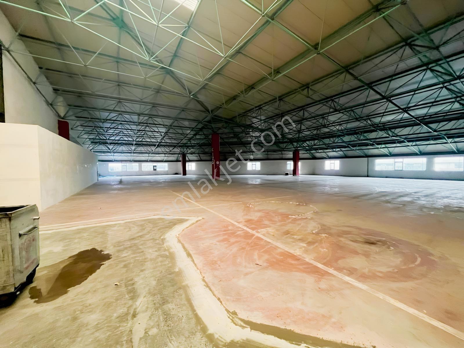 İkitelli'de 1317 M² Depo&imalathane +kdv'li - Görsel 2