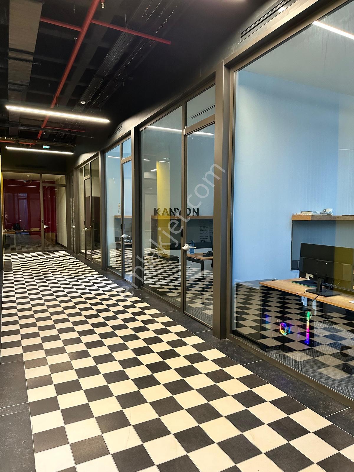 İkitellide Deposite'de 1000 M² Ofis - Görsel 8