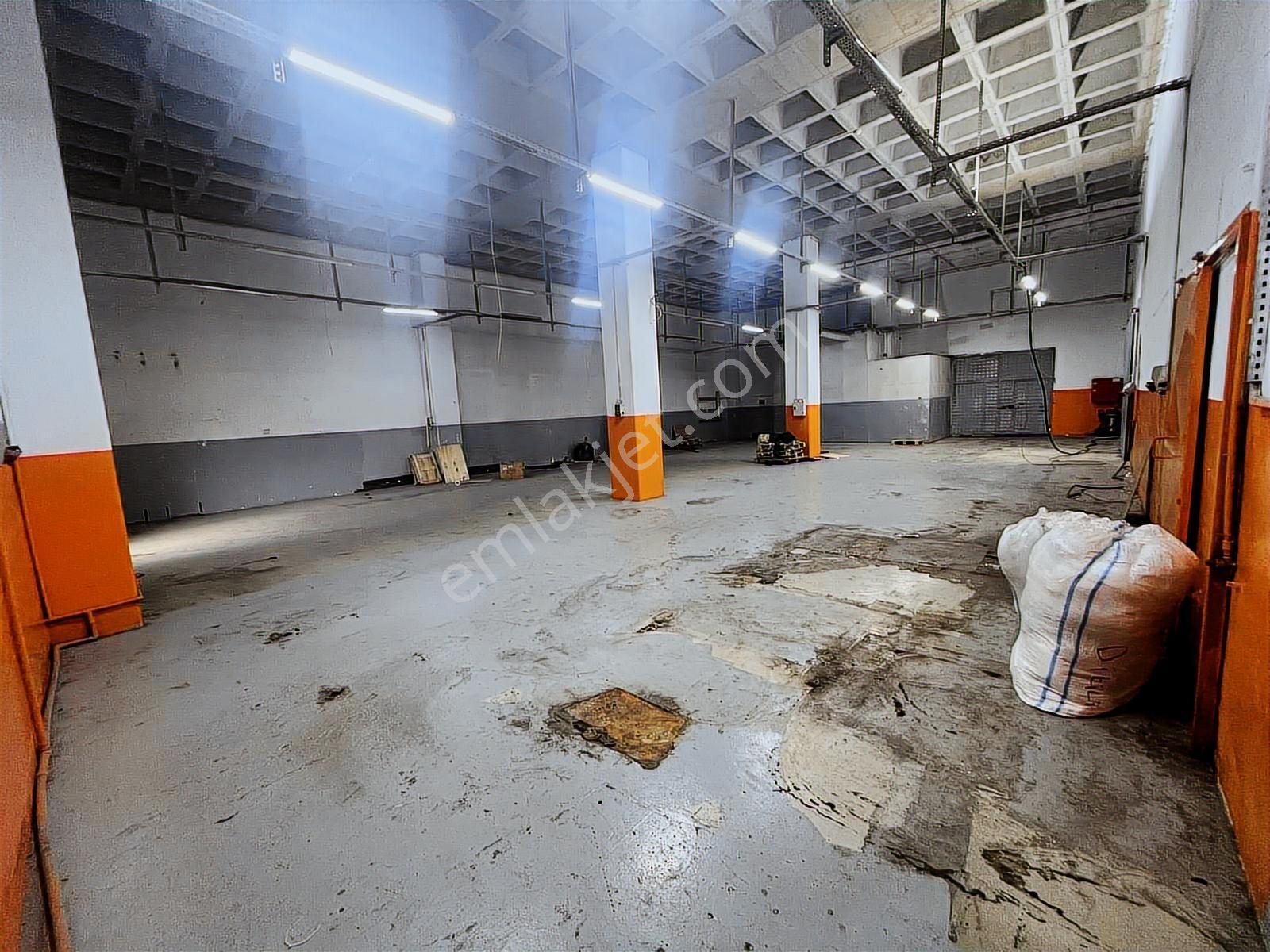 İkitelli'de 320 M² Depo/imalathane +kdv'li - Görsel 3
