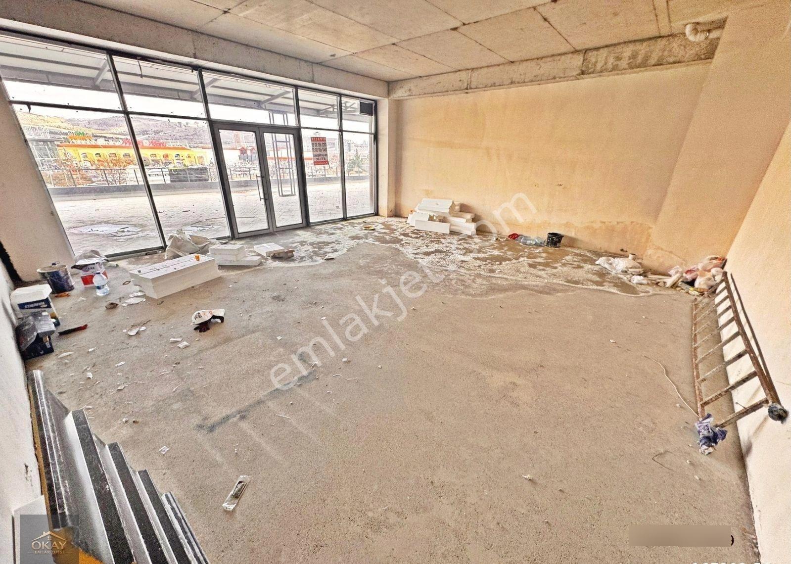 Forum Avm Karşısı Natura Teras'ta 1200m2 Her İşe Uygun Dükkan - Görsel 3