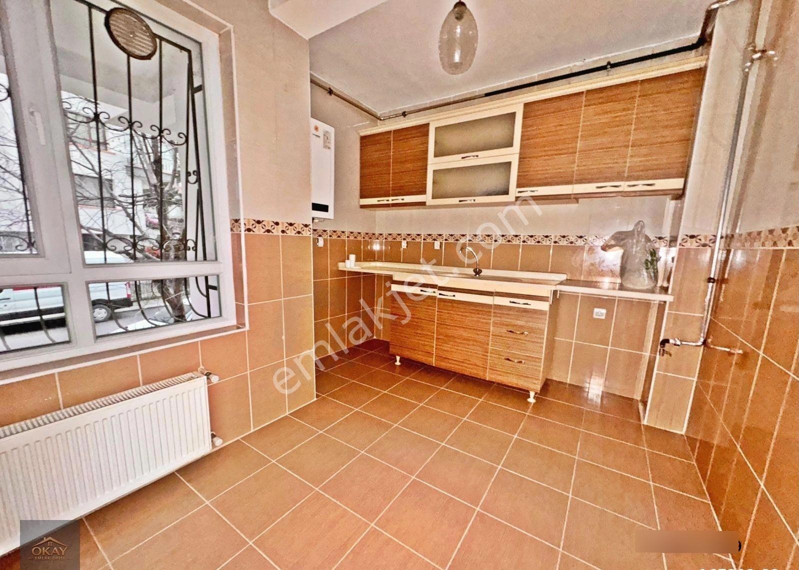Ayvalı Estergon Caddesi Yakını 2. Kat Konumlu Asanörlü+iskanlı+balkonlu 2+1 90m² - Görsel 3