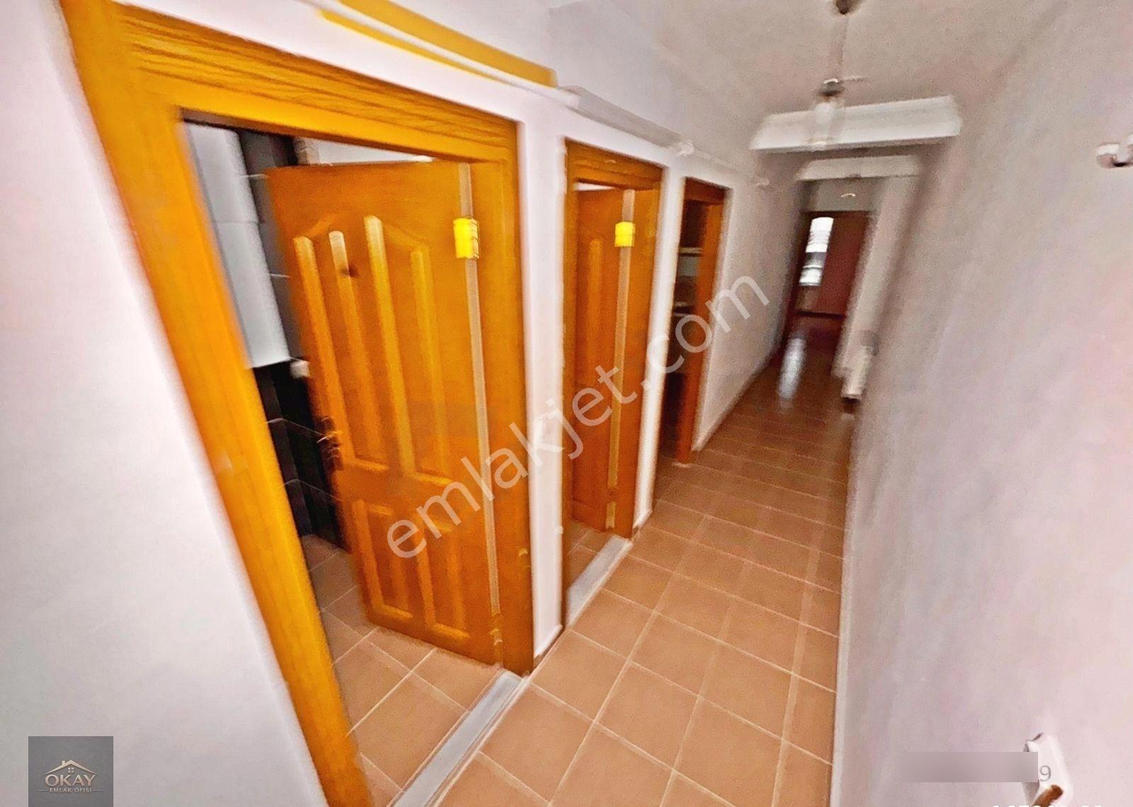 Ayvalı Estergon Caddesi Yakını 2. Kat Konumlu Asanörlü+iskanlı+balkonlu 2+1 90m² - Görsel 13
