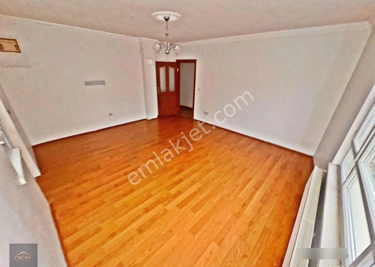 Ayvalı Estergon Caddesi Yakını 2. Kat Konumlu Asanörlü+iskanlı+balkonlu 2+1 90m² - Görsel 4