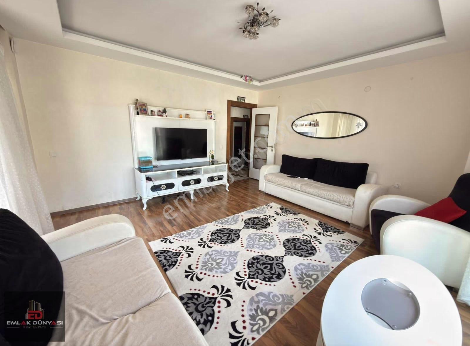Krediye Açık Meydankavağı Mah. 5+1 Dubleks Daire Asansör