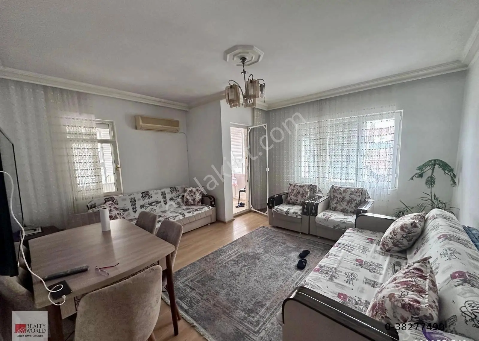 Antalya Şehir Merkezinde Satılık Geniş 3+1 Daire | 135 M²