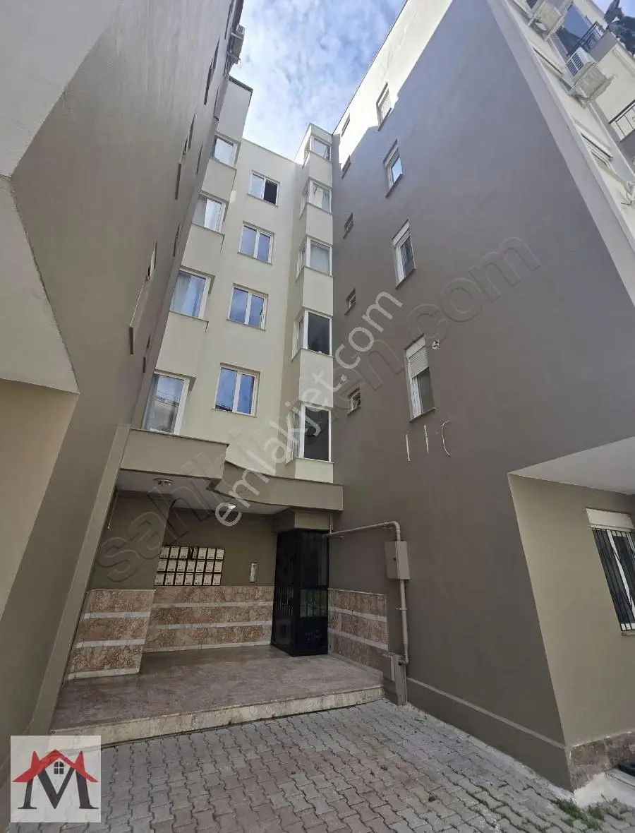 Kızıltoprak Mahallesinde Kiralık 3+1 Ters Dublex - Görsel 3